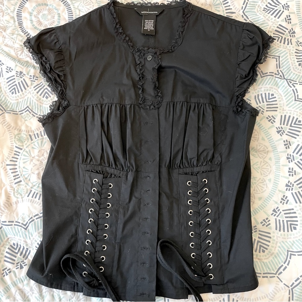 Moda International size small